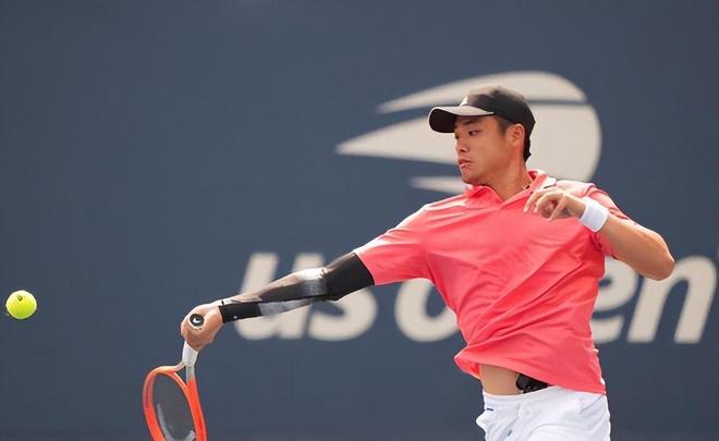 她都用行动 她都用行动