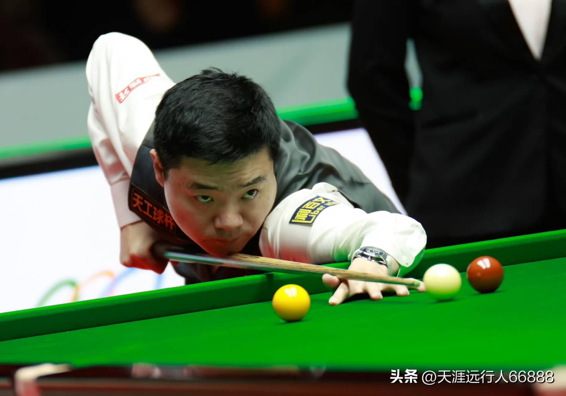 球队把目光 球队把目光