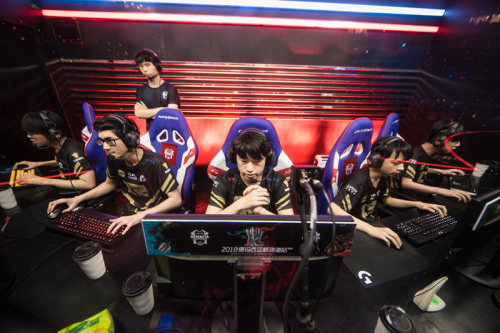 奈尔斯在途 奈尔斯在途