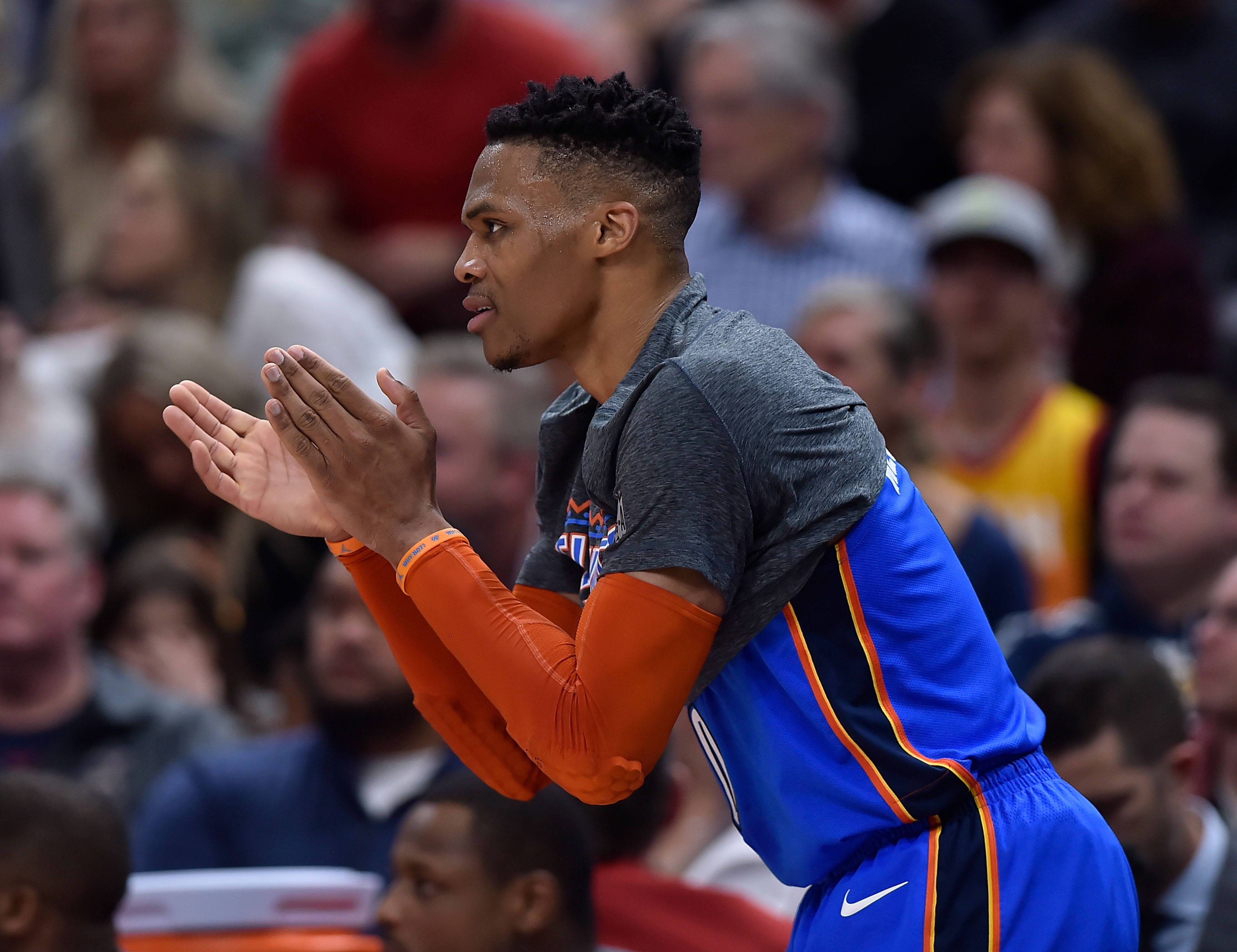 借手递手与 借手递手与