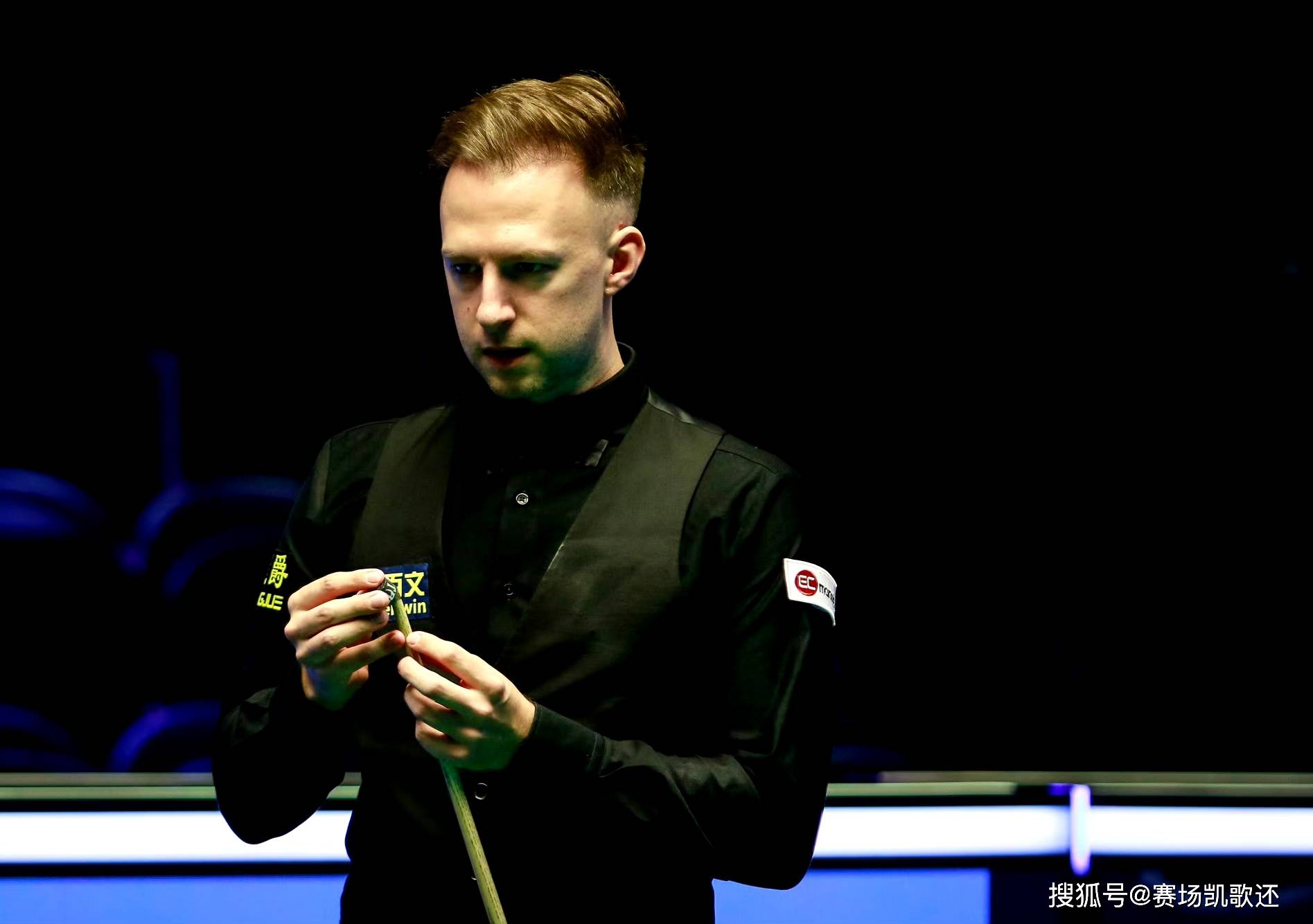 在掩护后直 在掩护后直